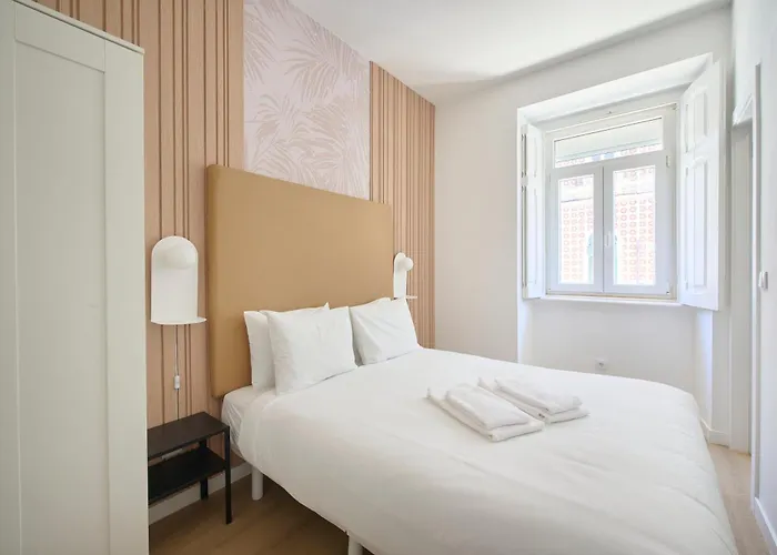 Brand New Anjos דירה