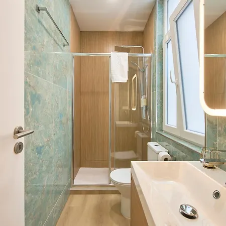 Brand New Anjos 아파트